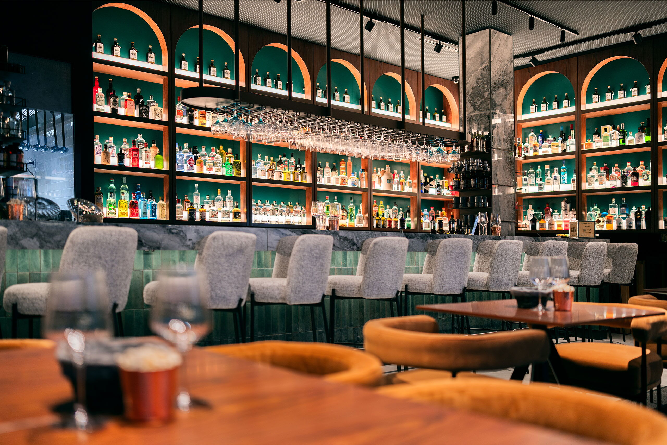 The Dry Gin & Beef Club Berlin - Gin-Kompetenz. Fleischkultur.