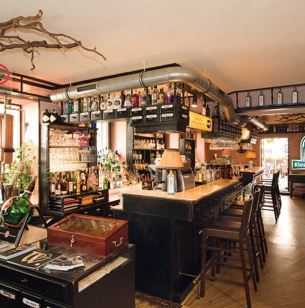 Ampulle - The Dry Gin & Beef Club