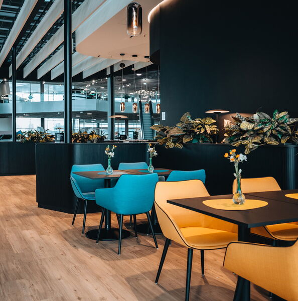 Café Jellinek  - Kaffeepause in der Mercedes-Benz Welt.